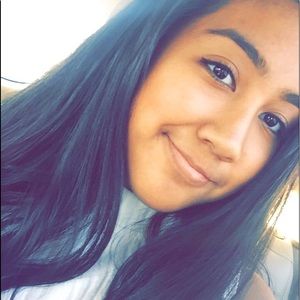 Meet your Posher, Monica